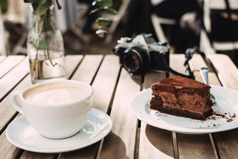 Breakfast with coffee and chocolate cake can make an idea come up